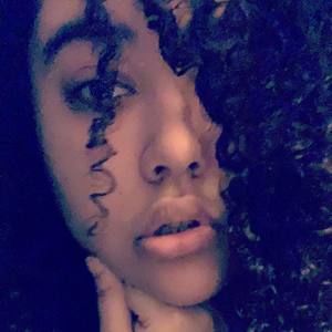 Meet your Posher, Karissa